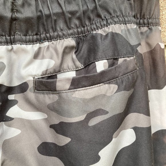 BASS PRO SHOPS Camo Swim Trunks - Picture 10 of 12
